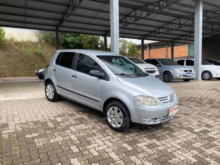 VOLKSWAGEN - FOX - 2007/2008 - Prata - R$ 25.300,00