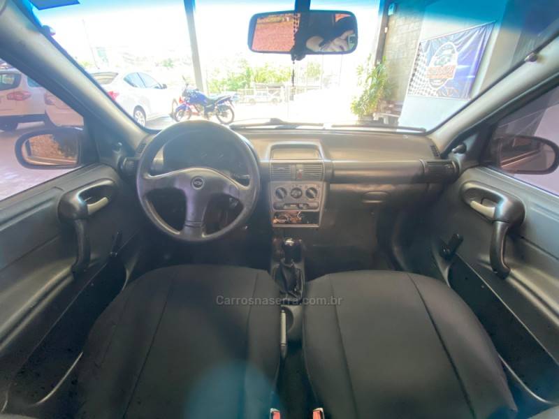 CHEVROLET - CORSA - 2004/2004 - Bege - R$ 8.500,00