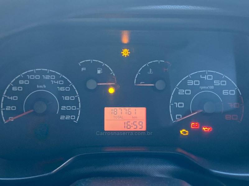 FIAT - PUNTO - 2011/2012 - Prata - R$ 32.600,00