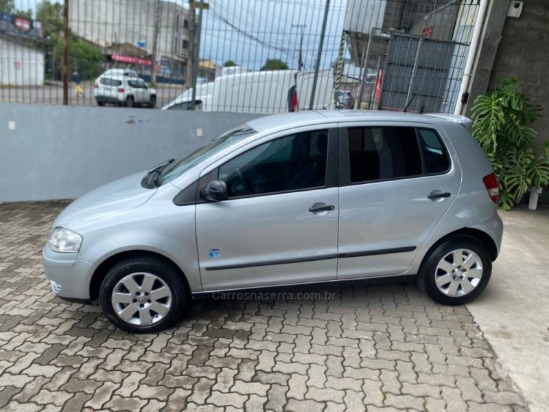 VOLKSWAGEN - FOX - 2007/2008 - Prata - R$ 25.300,00