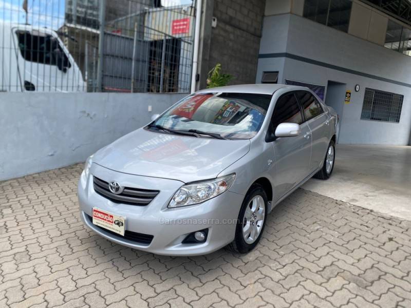 TOYOTA - COROLLA - 2010/2011 - Prata - R$ 66.900,00