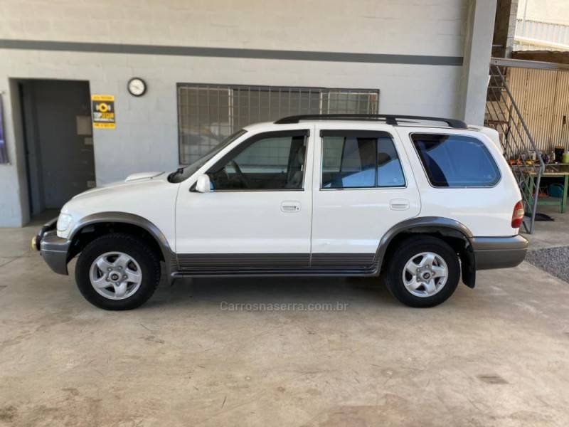 KIA MOTORS - SPORTAGE - 2002/2004 - Branca - R$ 28.500,00