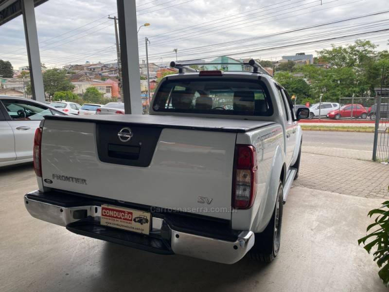 NISSAN - FRONTIER - 2012/2013 - Branca - R$ 99.900,00