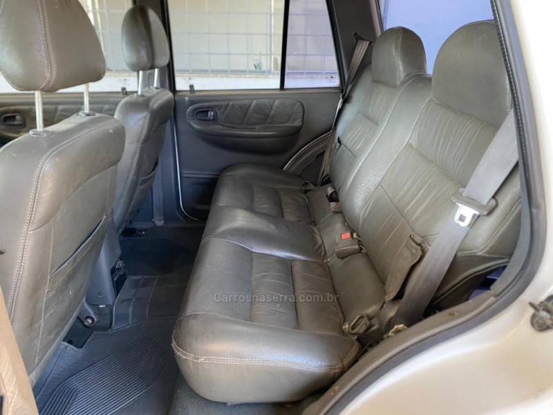 KIA MOTORS - SPORTAGE - 2002/2004 - Branca - R$ 28.500,00