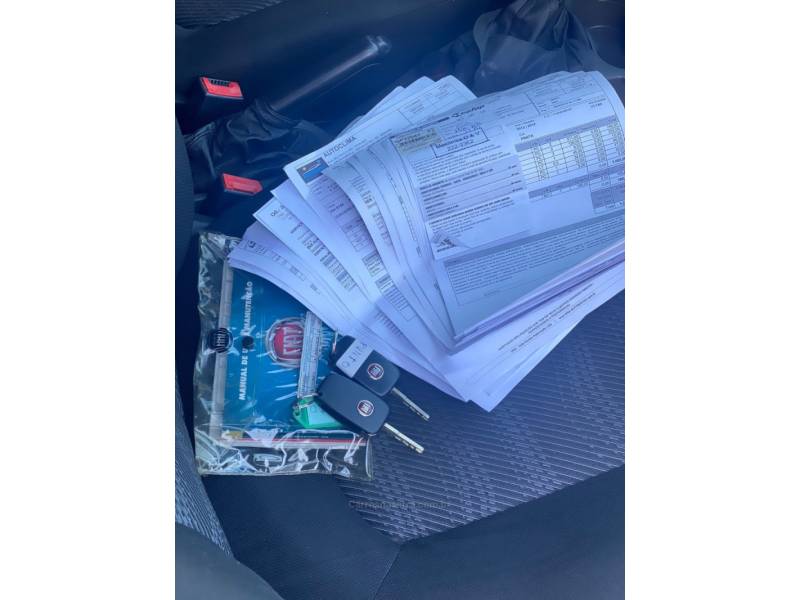 FIAT - PUNTO - 2011/2012 - Prata - R$ 32.600,00