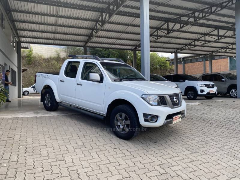 NISSAN - FRONTIER - 2014/2015 - Branca - R$ 96.000,00