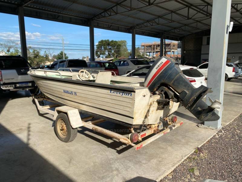OUTRAS - BARCO - 1988/1988 - Branca - R$ 19.900,00