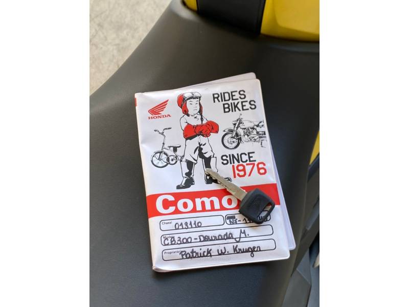 HONDA - CB 300F TWISTER - 2024/2024 - Dourada - R$ 24.490,00