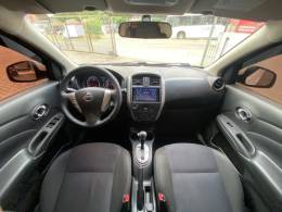 NISSAN - VERSA - 2017/2018 - Branca - R$ 54.900,00