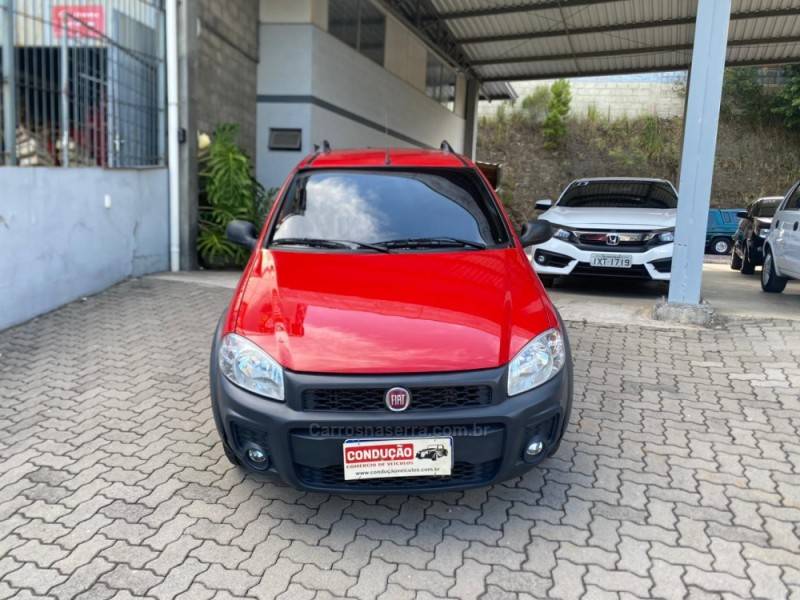 FIAT - STRADA - 2015/2016 - Vermelha - R$ 49.900,00