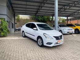 NISSAN - VERSA - 2017/2018 - Branca - R$ 54.900,00
