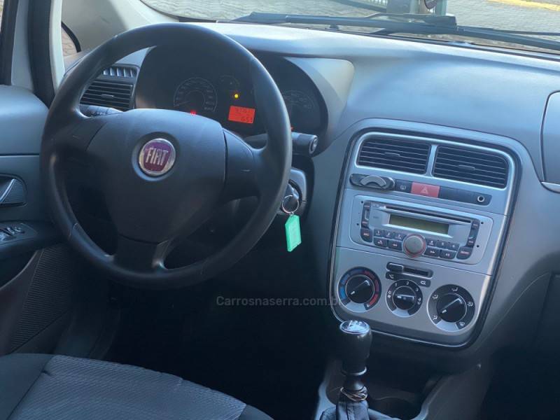 FIAT - PUNTO - 2011/2012 - Prata - R$ 32.600,00