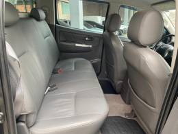 TOYOTA - HILUX - 2013/2013 - Preta - R$ 135.000,00