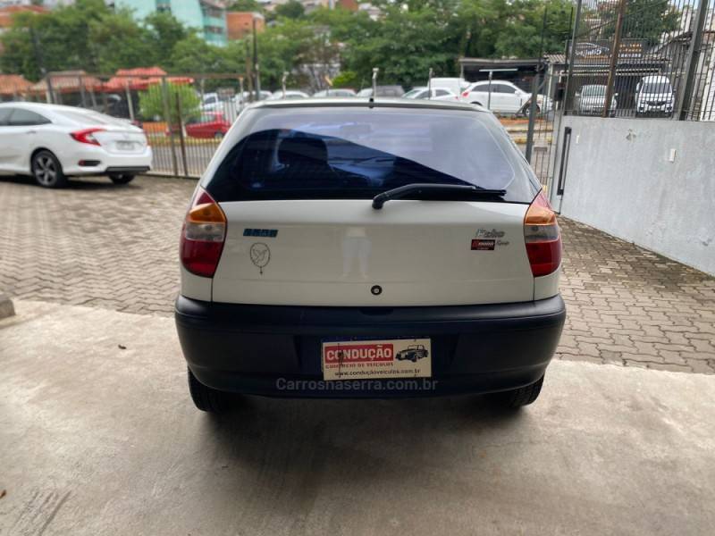 FIAT - PALIO - 2003/2004 - Branca - R$ 18.990,00