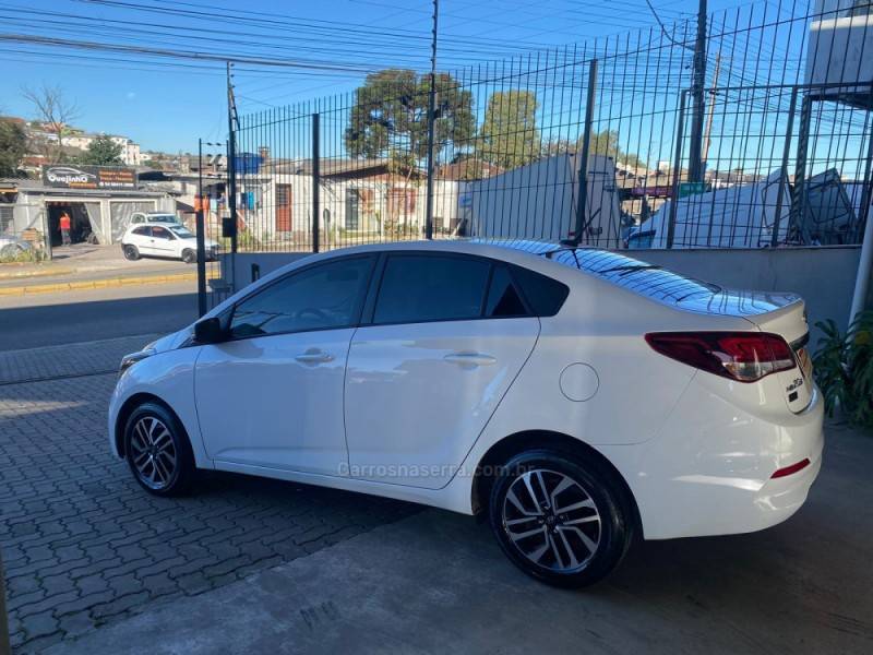 HYUNDAI - HB20S - 2018/2019 - Branca - R$ 66.800,00