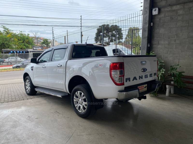 FORD - RANGER - 2020/2021 - Branca - R$ 176.900,00