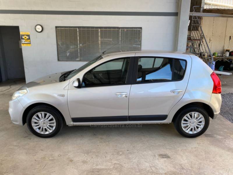 RENAULT - SANDERO - 2012/2012 - Prata - R$ 32.500,00
