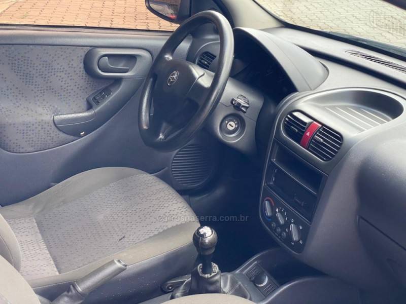 CHEVROLET - CORSA - 2010/2011 - Branca - R$ 29.000,00