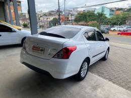 NISSAN - VERSA - 2017/2018 - Branca - R$ 54.900,00