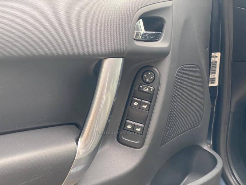 CITROËN - C3 - 2013/2014 - Azul - R$ 37.900,00