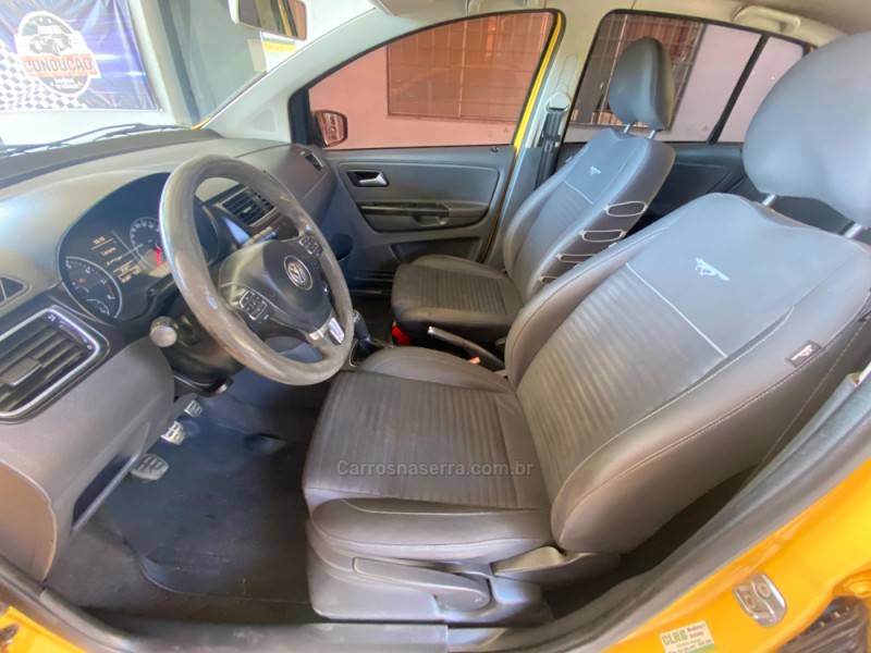 VOLKSWAGEN - CROSSFOX - 2012/2012 - Amarela - Sob Consulta