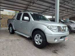 NISSAN - FRONTIER - 2011/2012 - Prata - R$ 88.000,00