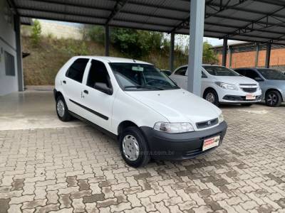 FIAT - PALIO - 2003/2004 - Branca - R$ 18.990,00