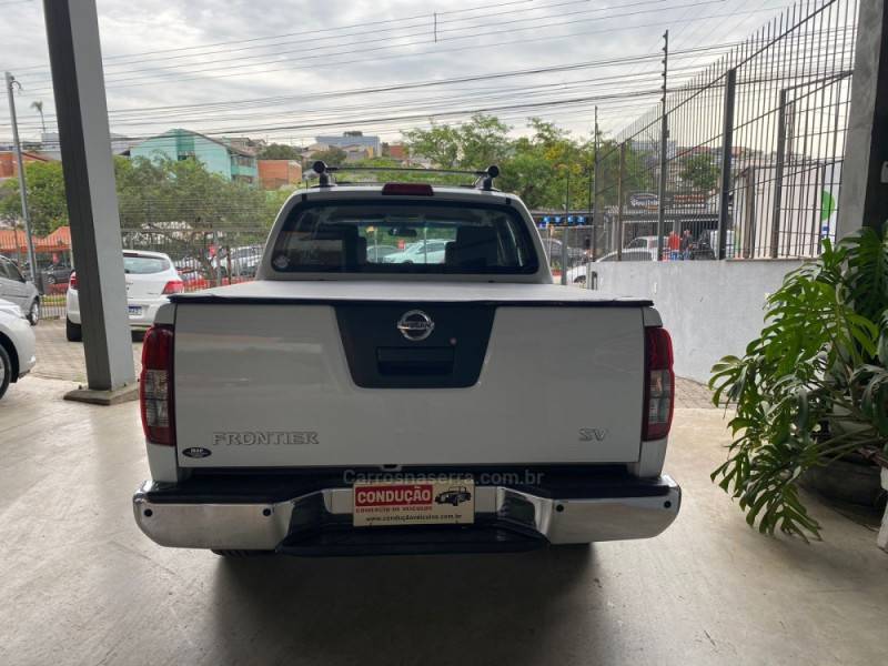 NISSAN - FRONTIER - 2012/2013 - Branca - R$ 99.900,00