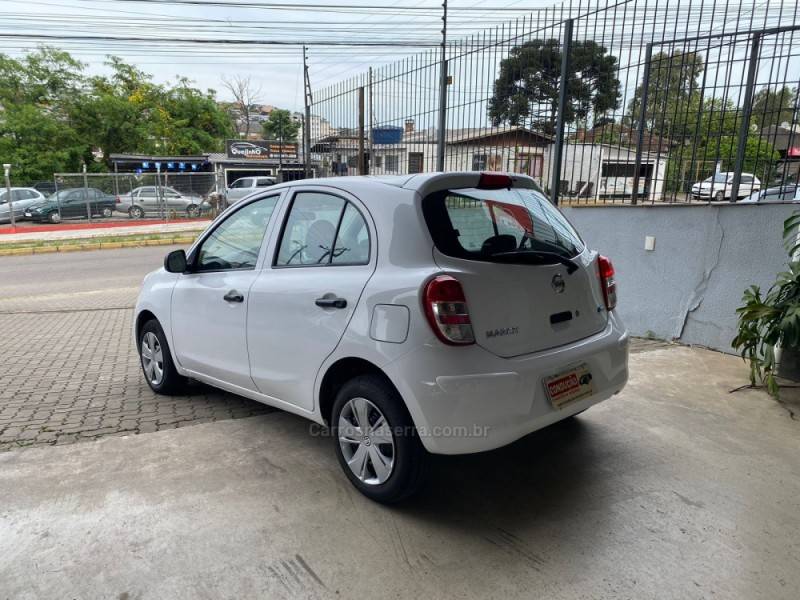 NISSAN - MARCH - 2012/2013 - Branca - R$ 31.600,00