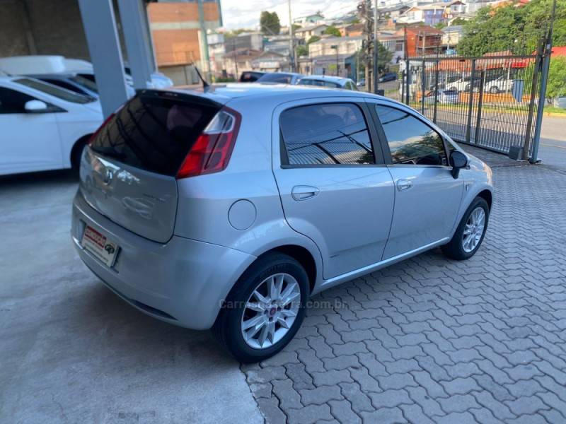 FIAT - PUNTO - 2011/2012 - Prata - R$ 32.600,00