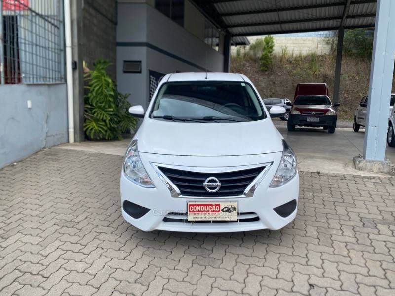 NISSAN - VERSA - 2017/2018 - Branca - R$ 54.900,00