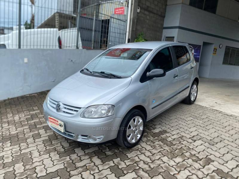 VOLKSWAGEN - FOX - 2007/2008 - Prata - R$ 25.300,00