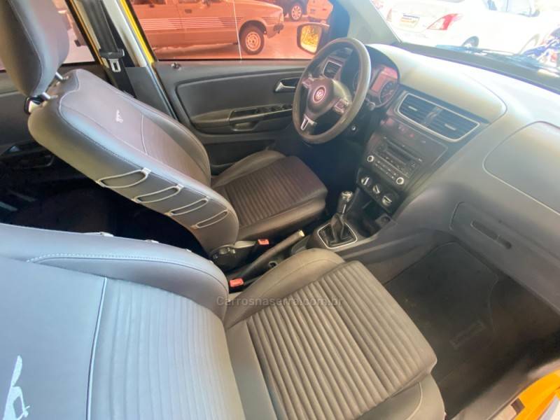 VOLKSWAGEN - CROSSFOX - 2012/2012 - Amarela - Sob Consulta