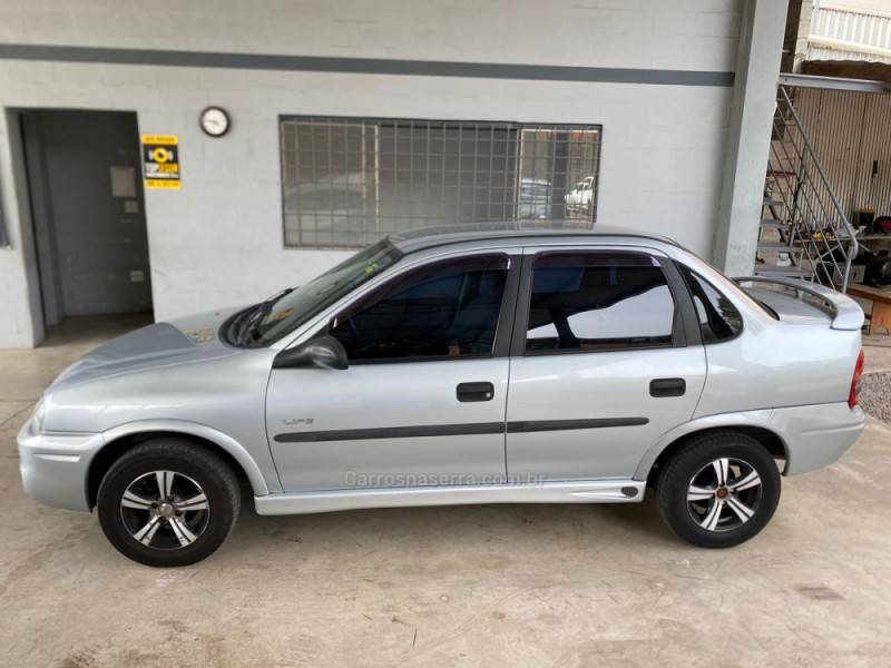 CHEVROLET - CLASSIC - 2008/2009 - Prata - R$ 19.900,00