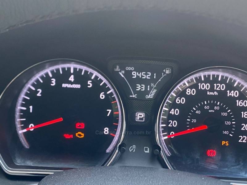 NISSAN - VERSA - 2017/2018 - Branca - R$ 54.900,00