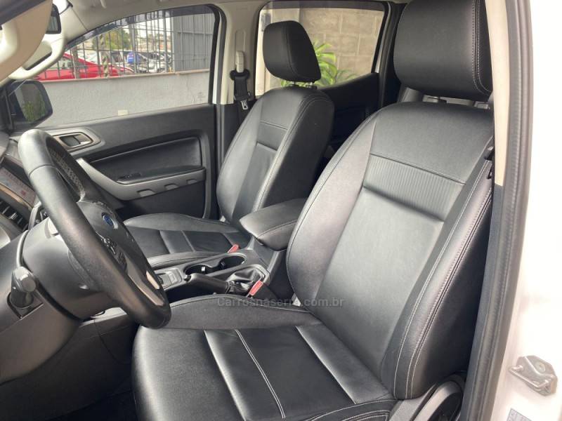 FORD - RANGER - 2020/2021 - Branca - R$ 176.900,00