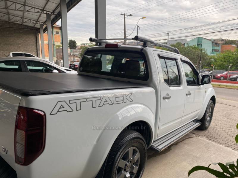 NISSAN - FRONTIER - 2012/2013 - Branca - R$ 99.900,00