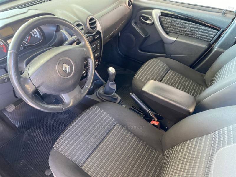 RENAULT - SANDERO - 2012/2012 - Prata - R$ 32.500,00