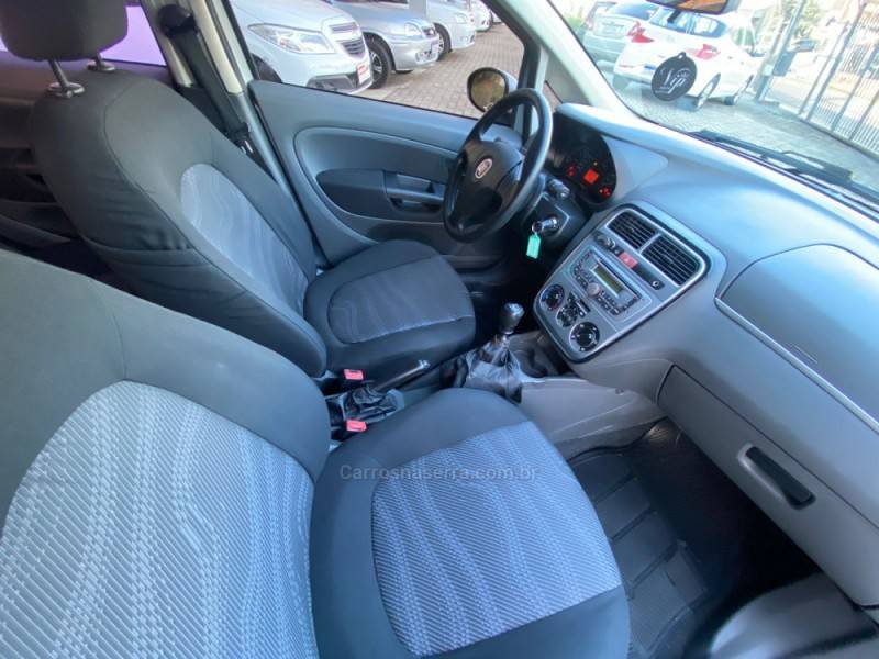 FIAT - PUNTO - 2011/2012 - Prata - R$ 32.600,00