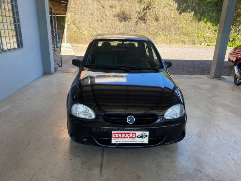 CHEVROLET - CLASSIC - 2006/2006 - Prata - R$ 15.700,00