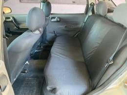 CHEVROLET - CORSA - 2004/2004 - Bege - R$ 8.500,00