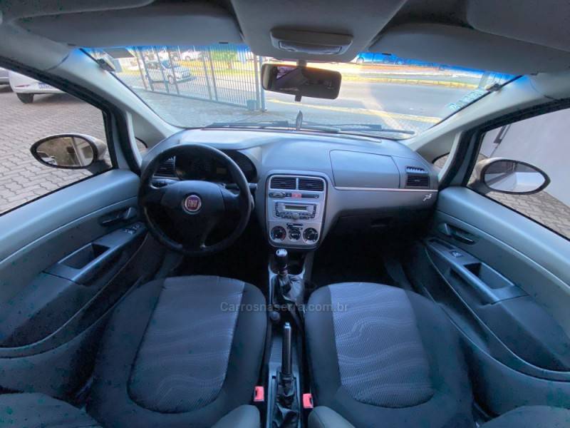 FIAT - PUNTO - 2011/2012 - Prata - R$ 32.600,00