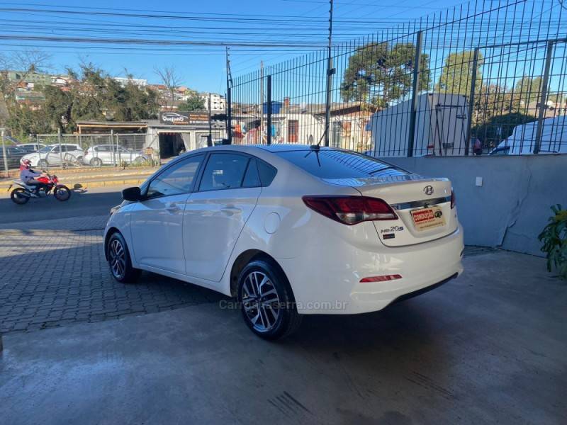 HYUNDAI - HB20S - 2018/2019 - Branca - R$ 66.800,00