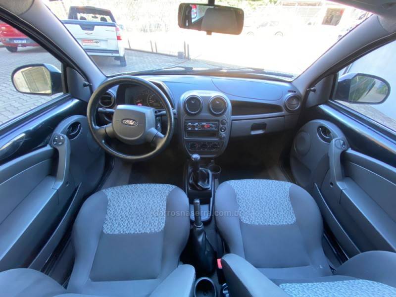 FORD - KA - 2011/2012 - Preta - R$ 18.900,00