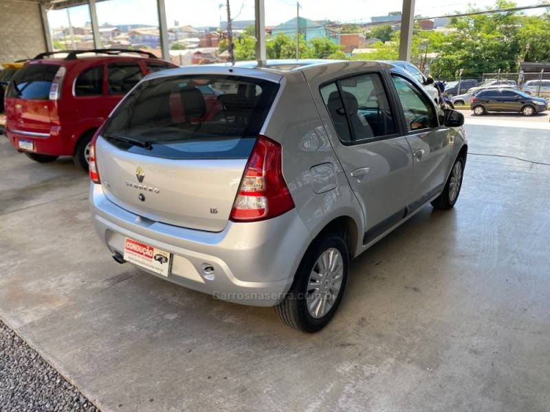 RENAULT - SANDERO - 2012/2012 - Prata - R$ 32.500,00