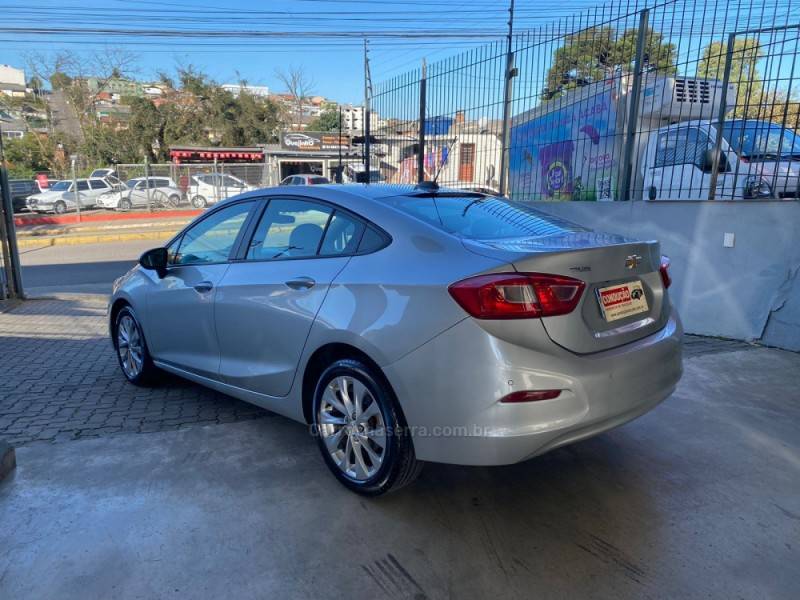 CHEVROLET - CRUZE - 2017/2017 - Prata - R$ 82.800,00