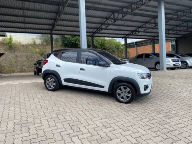 RENAULT - KWID - 2017/2018 - Branca - R$ 37.600,00