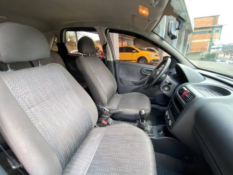 CHEVROLET - CORSA - 2010/2011 - Branca - R$ 29.000,00