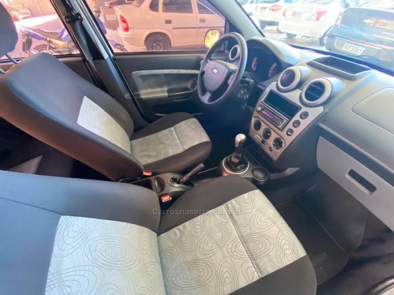 FORD - FIESTA - 2010/2010 - Prata - R$ 28.300,00