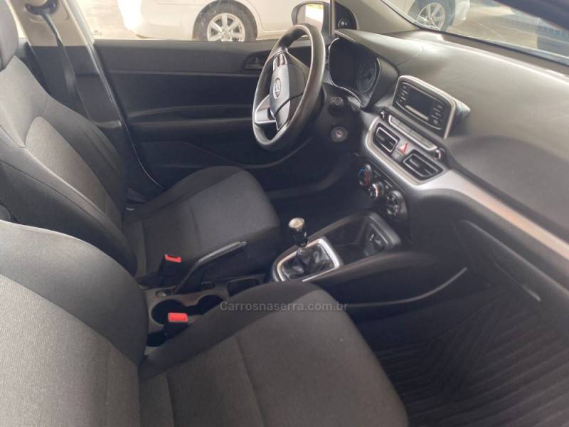 HYUNDAI - HB20 - 2019/2020 - Branca - R$ 54.800,00